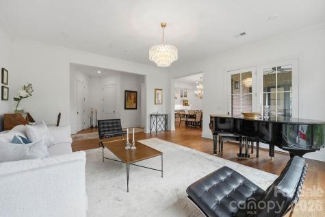 2312 Selwyn Avenue Charlotte NC 28207