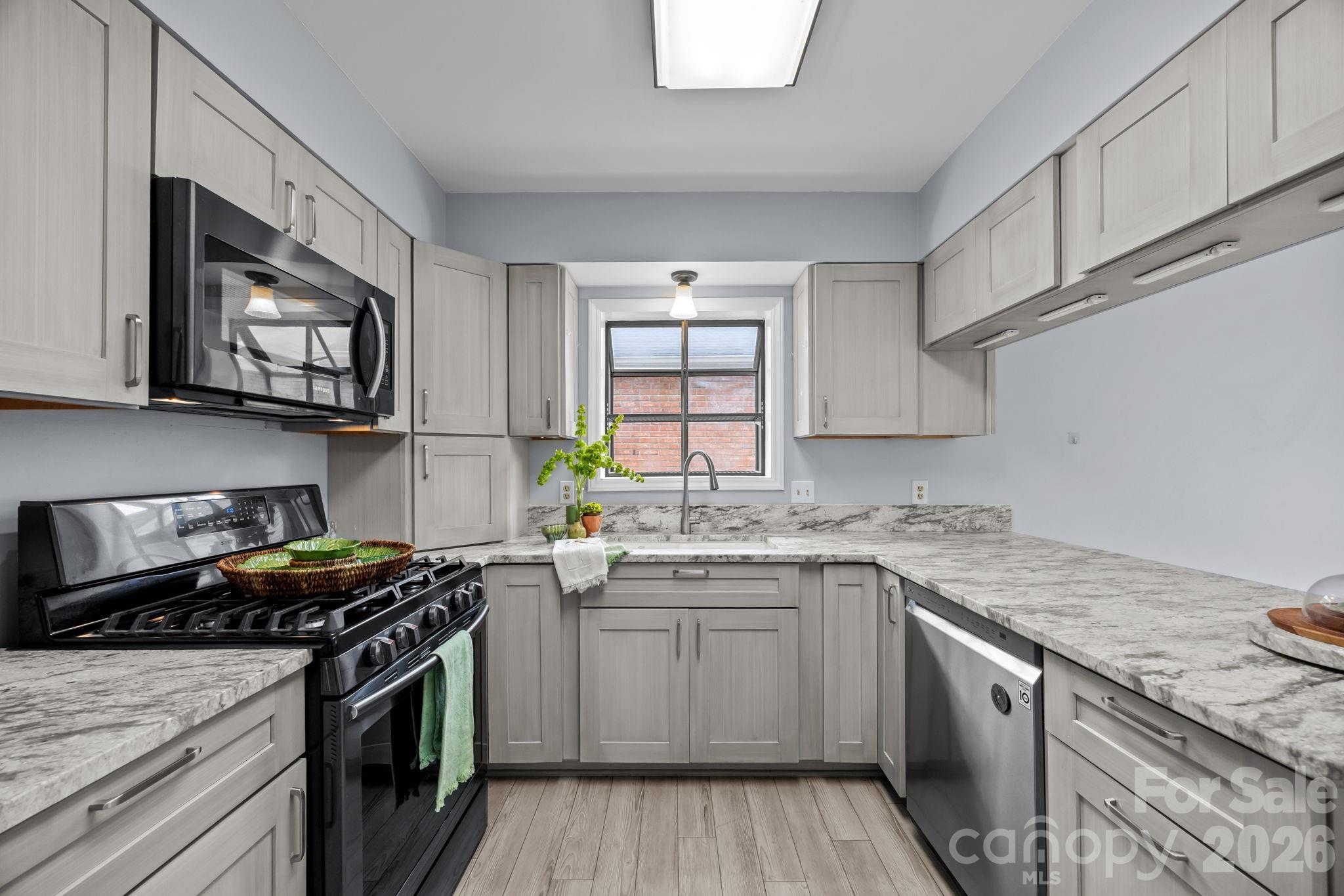 125 Exeter Court Hendersonville NC 28791