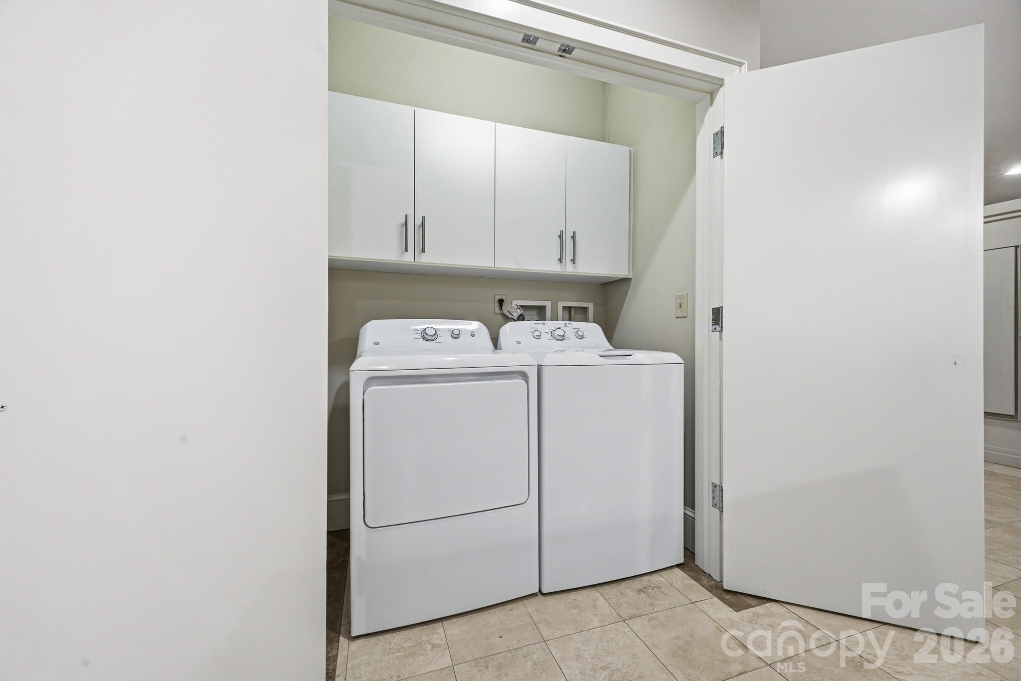 21 Battery Park Avenue Asheville NC 28801