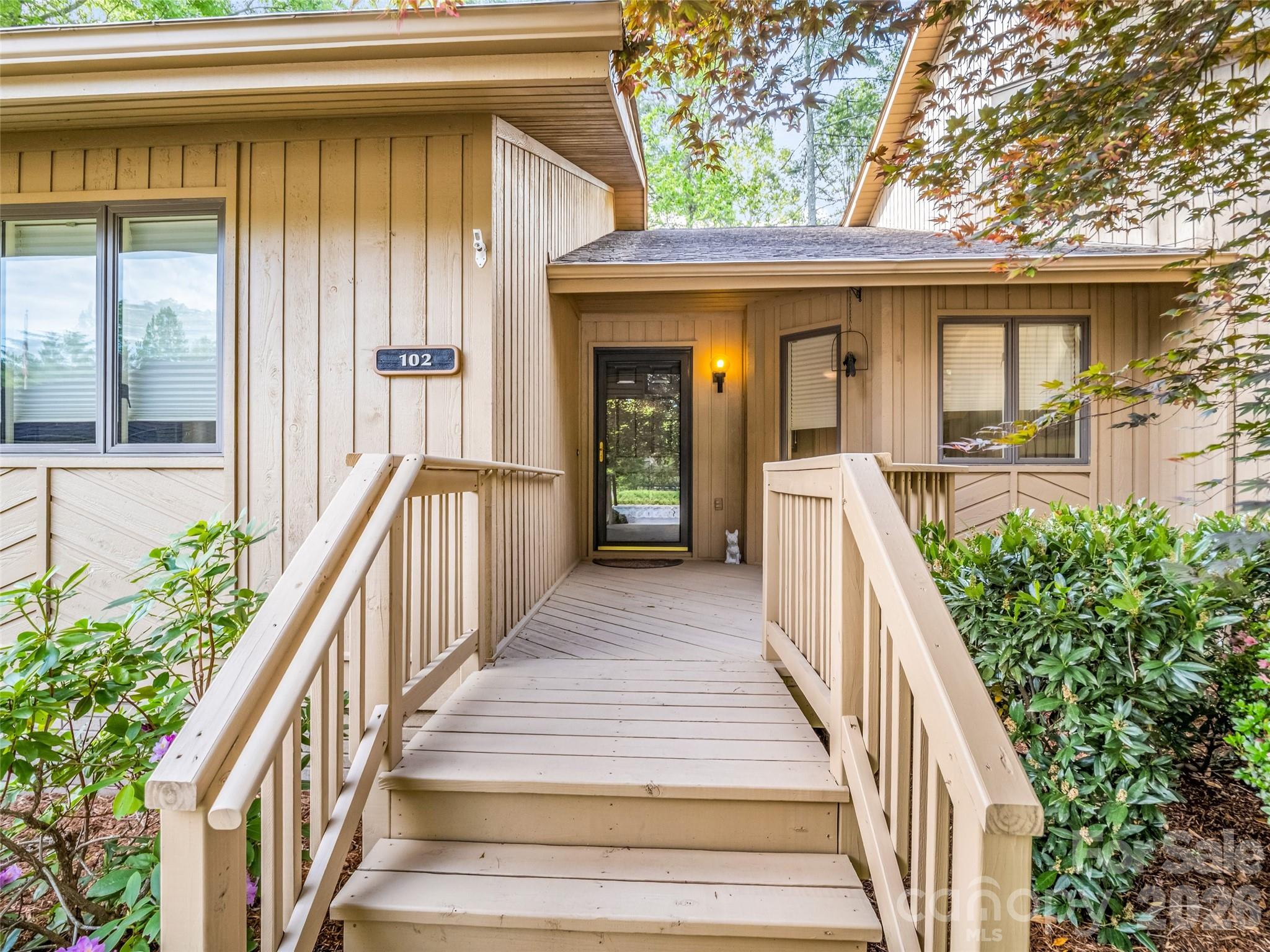 102 White Oak Drive Hendersonville NC 28791