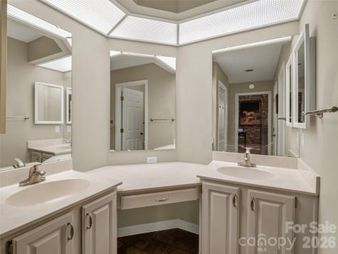 102 White Oak Drive Hendersonville NC 28791
