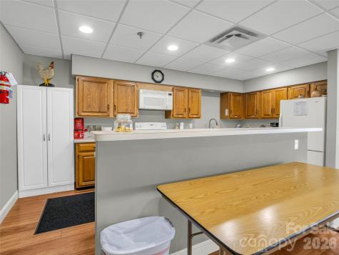 102 White Oak Drive Hendersonville NC 28791