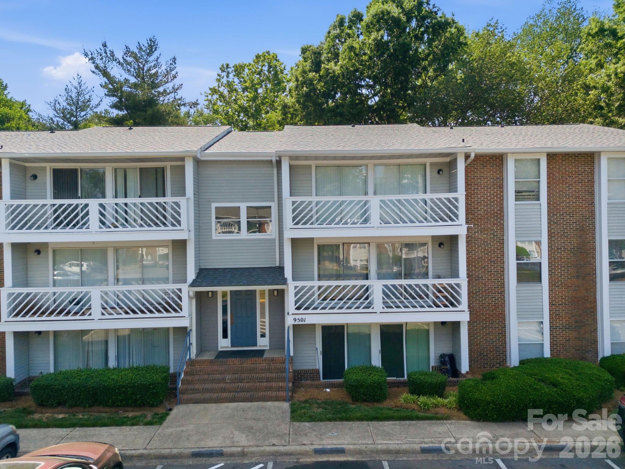 9501 Shannon Green Drive Charlotte NC 28213