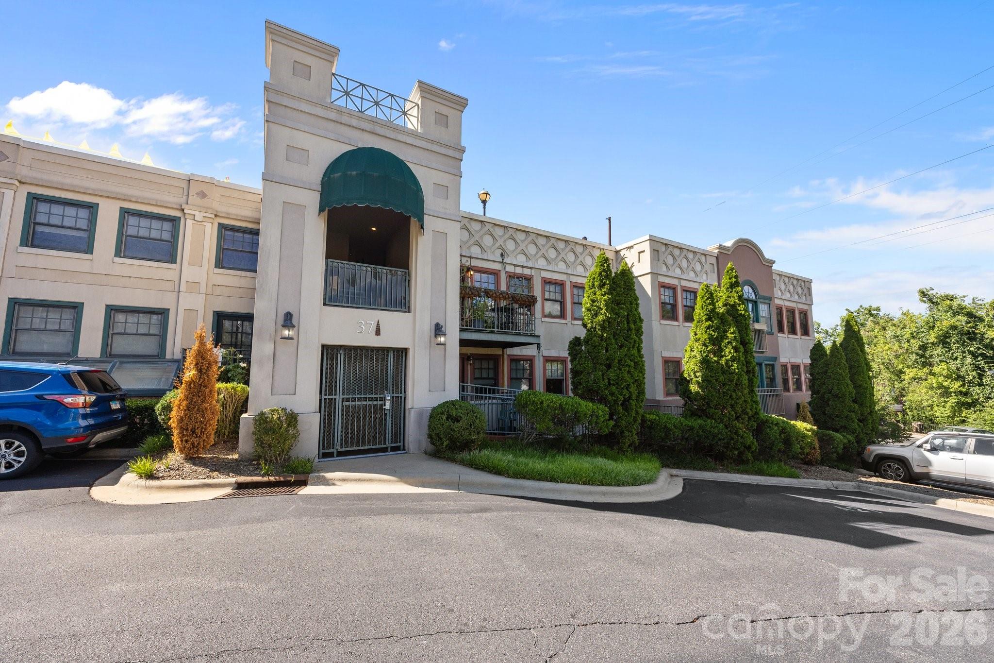 37 Hiawassee Street Asheville NC 28801