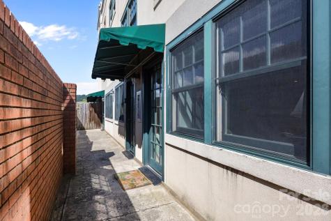 37 Hiawassee Street Asheville NC 28801