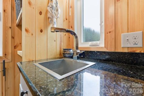 37 Coach Club Road Highlands NC 28741