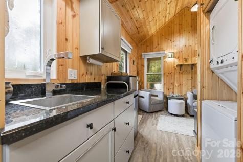 37 Coach Club Road Highlands NC 28741