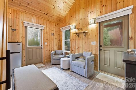 37 Coach Club Road Highlands NC 28741