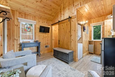 37 Coach Club Road Highlands NC 28741