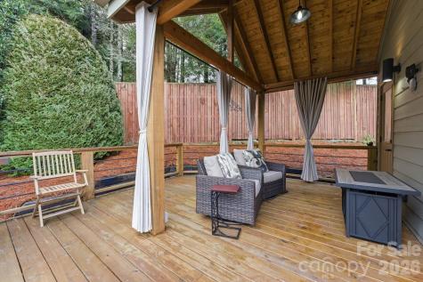 37 Coach Club Road Highlands NC 28741