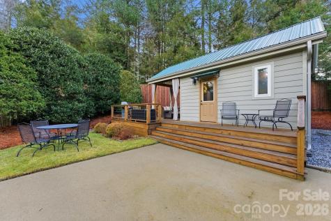 37 Coach Club Road Highlands NC 28741