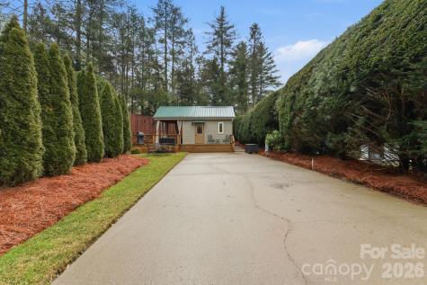 37 Coach Club Road Highlands NC 28741