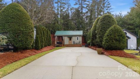 37 Coach Club Road Highlands NC 28741