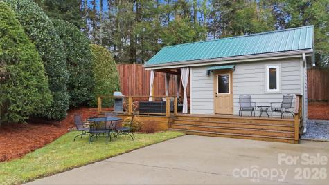 37 Coach Club Road Highlands NC 28741
