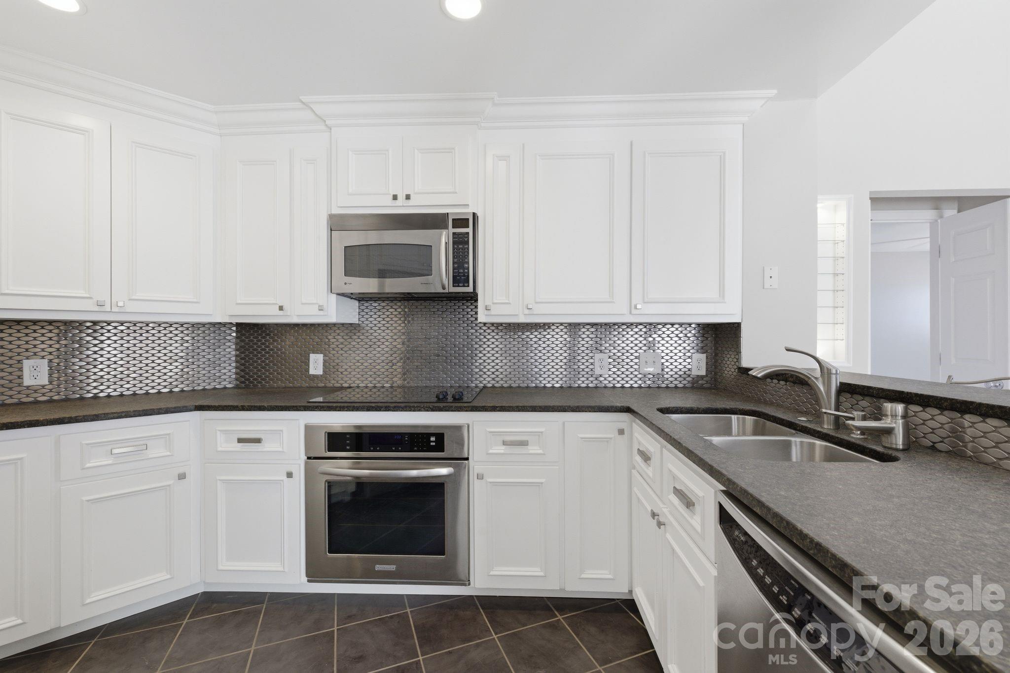 17925 Kings Point Drive Cornelius NC 28031