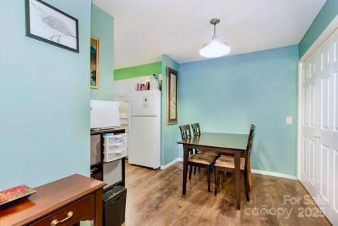 3215 Heathstead Place Charlotte NC 28210