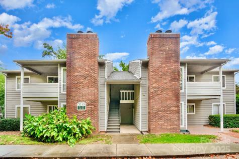 3215 Heathstead Place Charlotte NC 28210