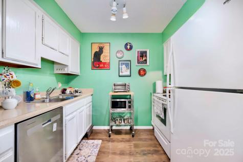 3215 Heathstead Place Charlotte NC 28210