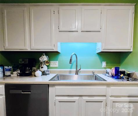 3215 Heathstead Place Charlotte NC 28210