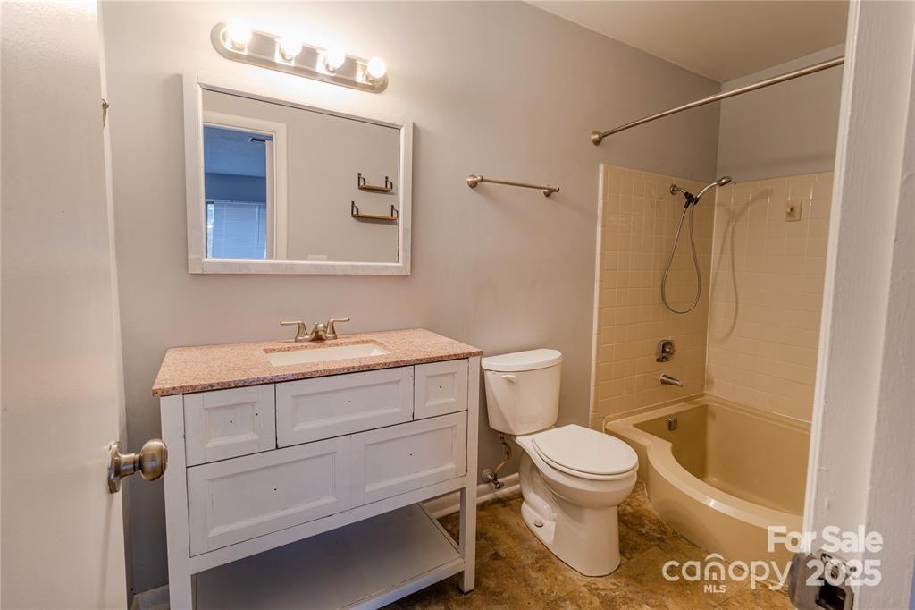 4814 Spring Lake Drive Charlotte NC 28212