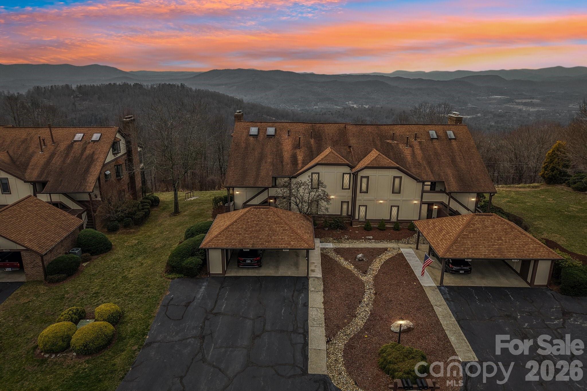 1601 Fleetwood Plaza Hendersonville NC 28739