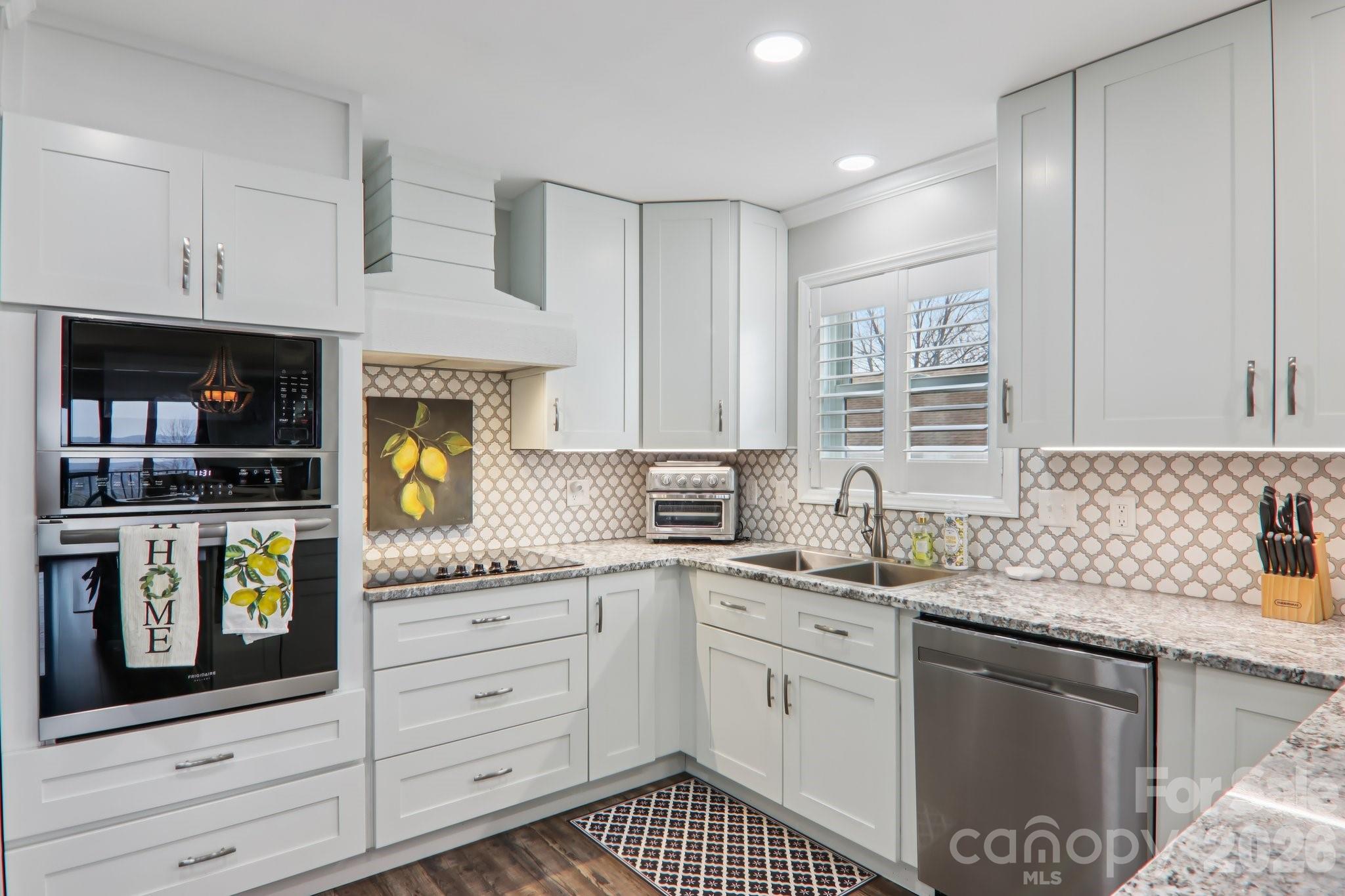 1601 Fleetwood Plaza Hendersonville NC 28739