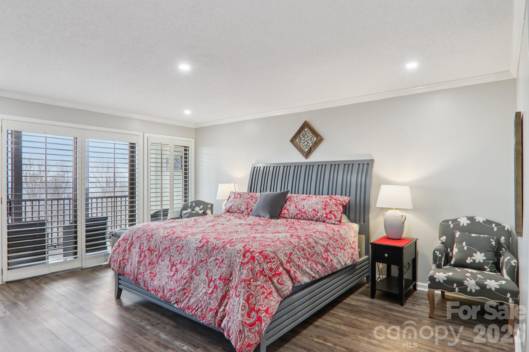 1601 Fleetwood Plaza Hendersonville NC 28739