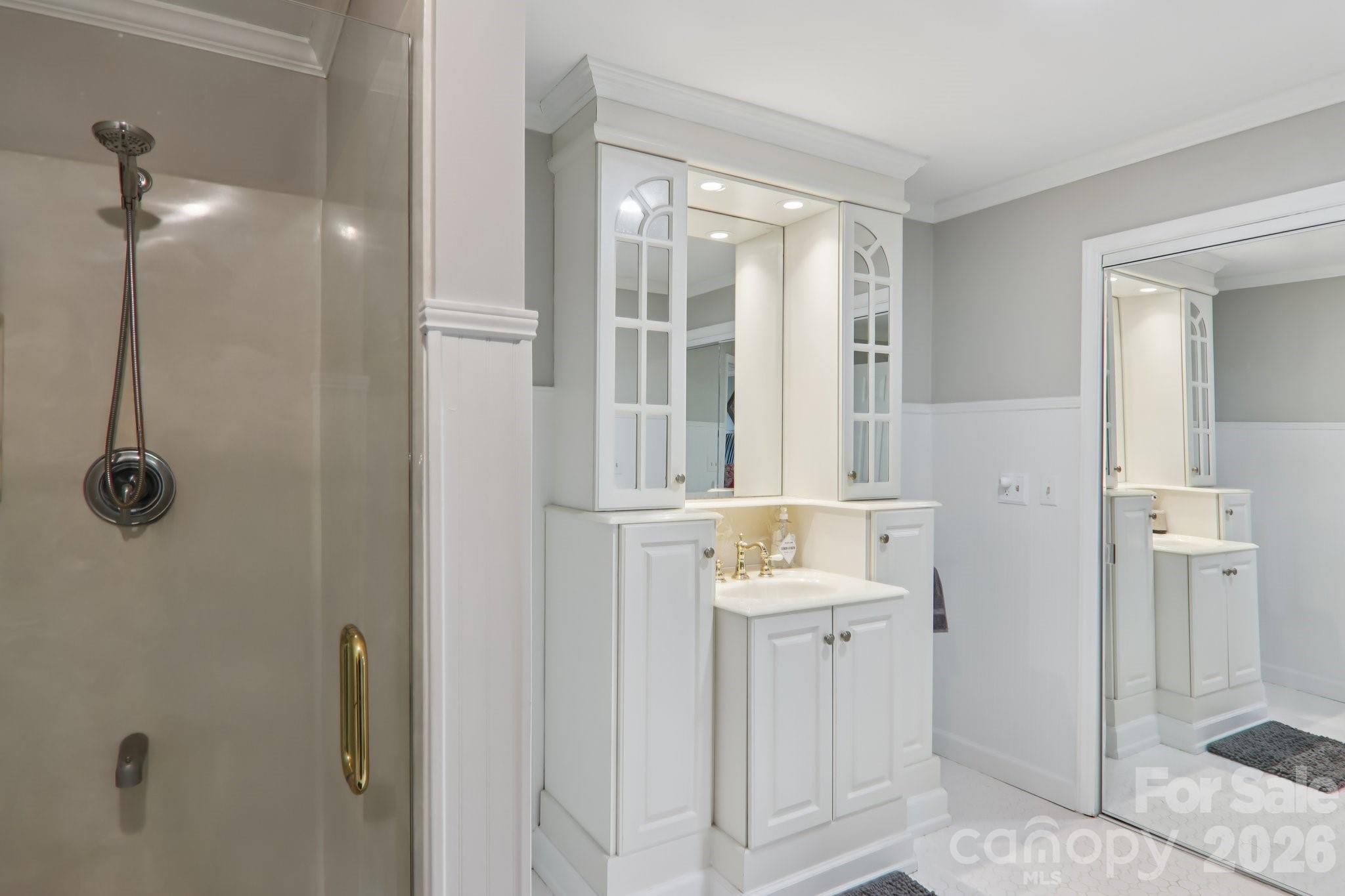 1601 Fleetwood Plaza Hendersonville NC 28739