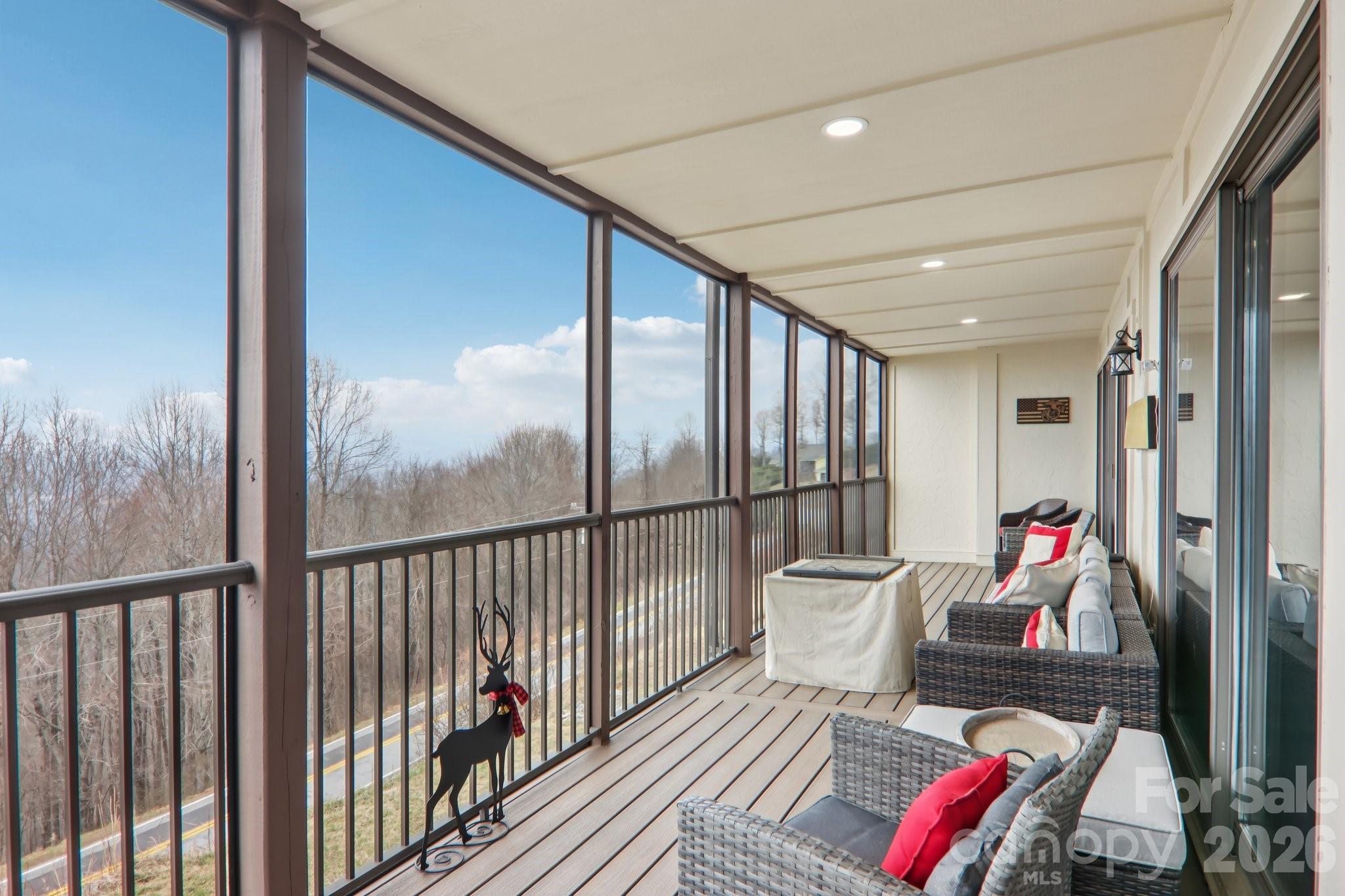 1601 Fleetwood Plaza Hendersonville NC 28739
