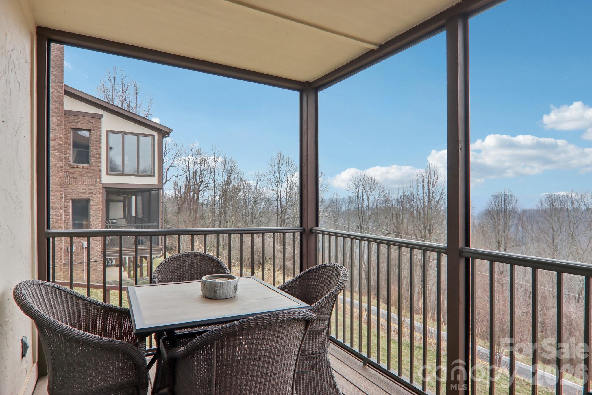 1601 Fleetwood Plaza Hendersonville NC 28739