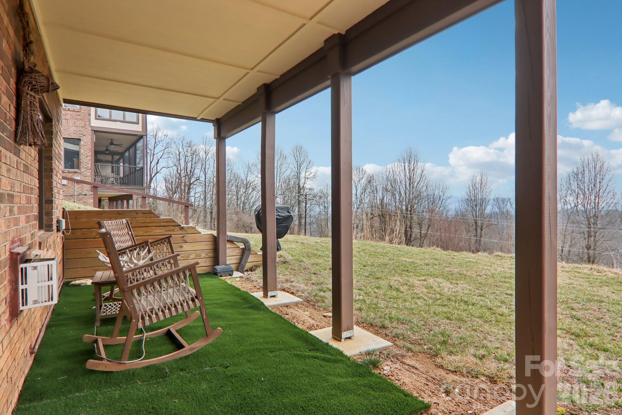 1601 Fleetwood Plaza Hendersonville NC 28739
