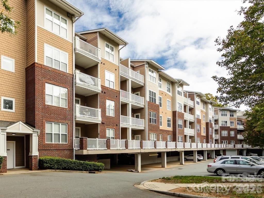 1000 E Woodlawn Road Charlotte NC 28209