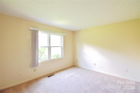 35 Capri Lane Hendersonville NC 28791