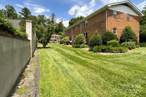 35 Capri Lane Hendersonville NC 28791