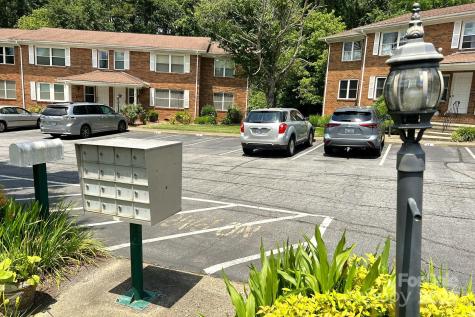 35 Capri Lane Hendersonville NC 28791