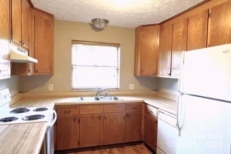 35 Capri Lane Hendersonville NC 28791