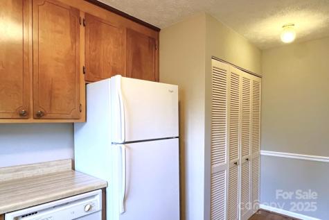 35 Capri Lane Hendersonville NC 28791