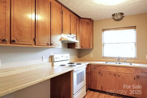 35 Capri Lane Hendersonville NC 28791