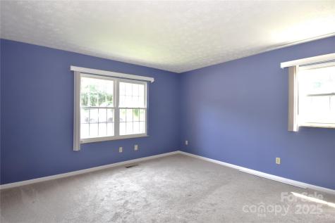 35 Capri Lane Hendersonville NC 28791