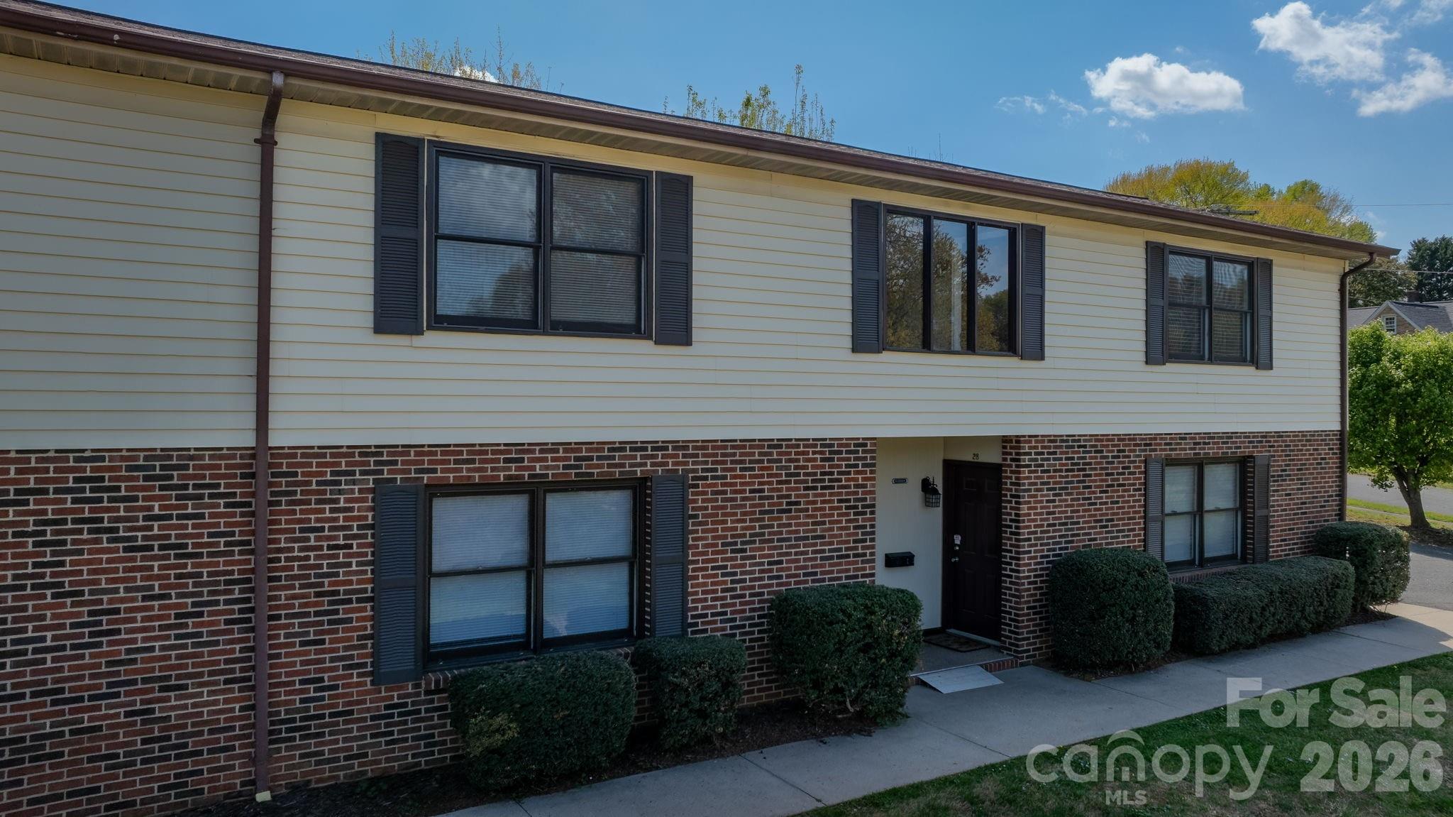 525 12th Street SW Hickory NC 28602