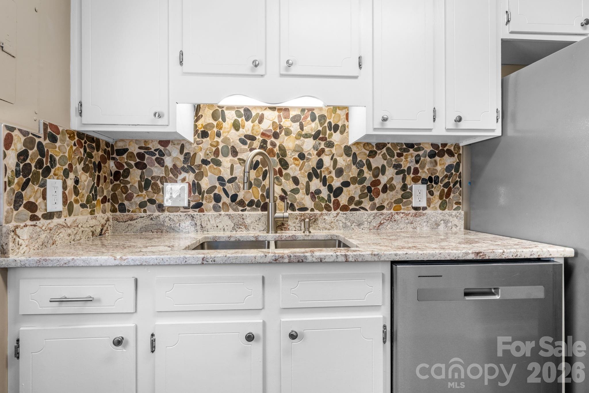 525 12th Street SW Hickory NC 28602