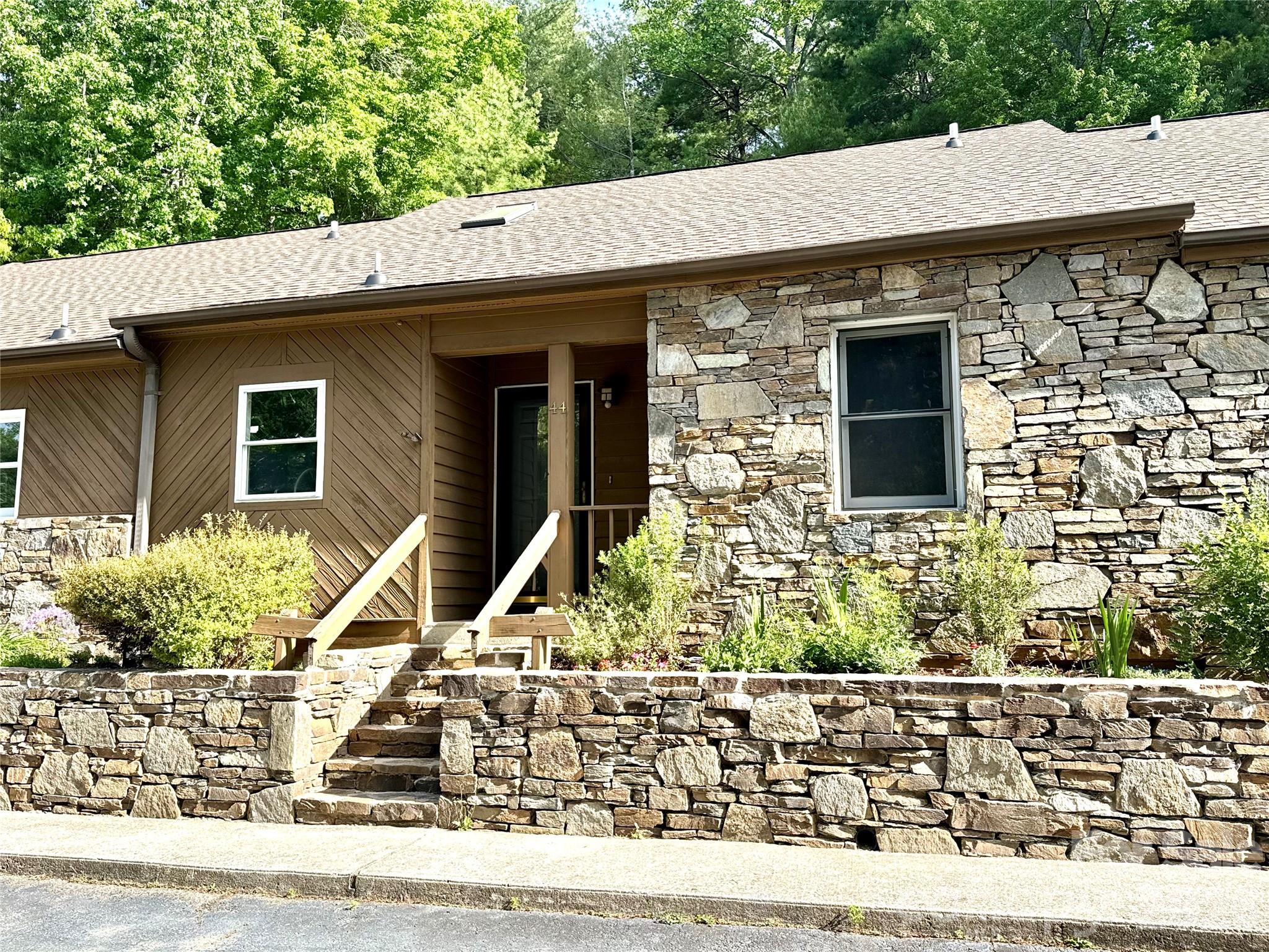 44 Sagebrush Circle Etowah NC 28729