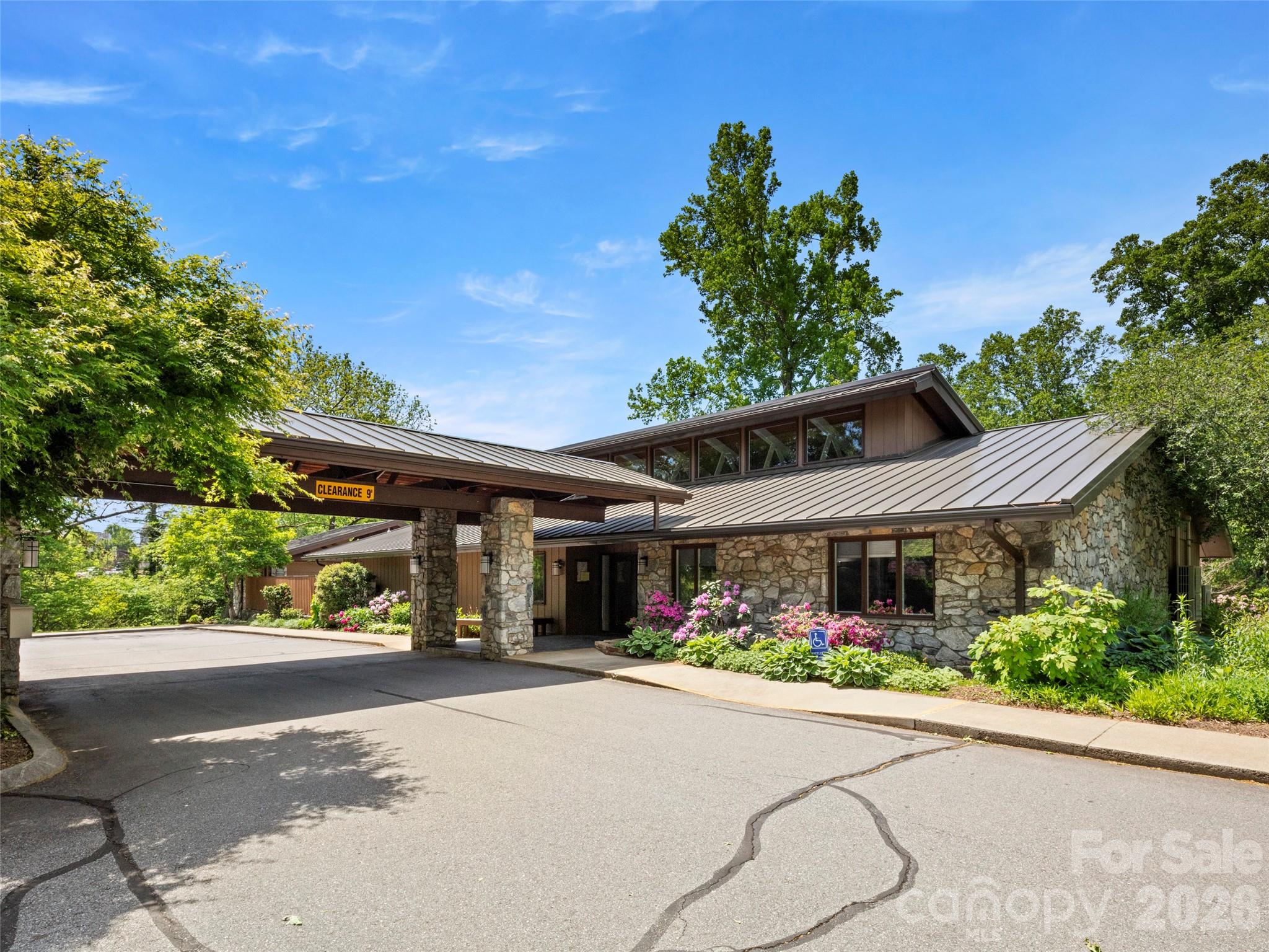 203 Crowfields Drive Asheville NC 28803