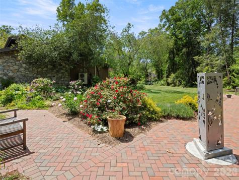 203 Crowfields Drive Asheville NC 28803