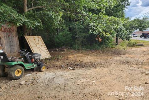 3967 Howard Gap Road Hendersonville NC 28792