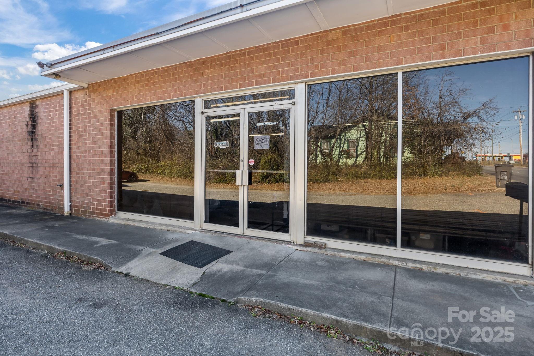 935 Shelton Avenue Statesville NC 28677