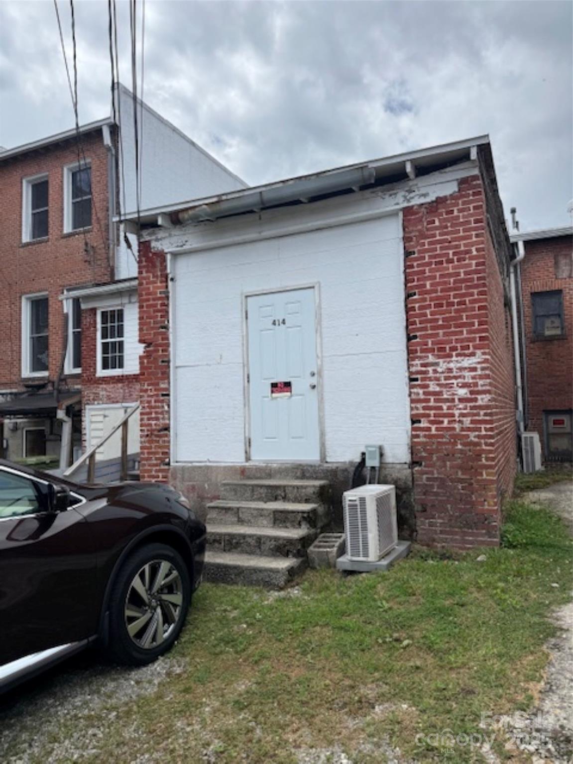 414 N Main Street Hendersonville NC 28792
