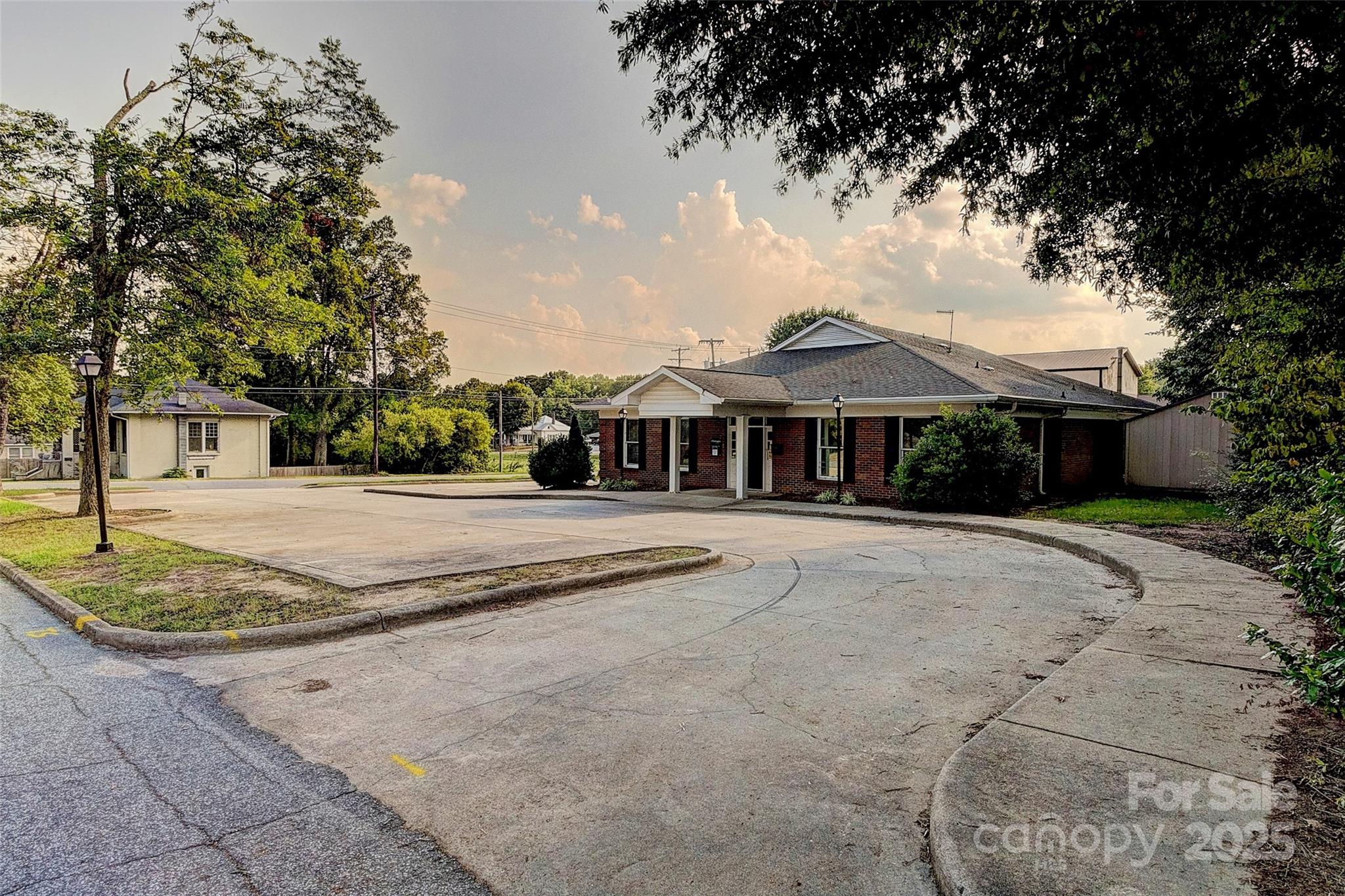 112 S Oak Street Cherryville NC 28021