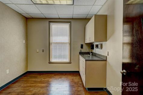 112 S Oak Street Cherryville NC 28021
