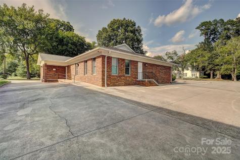 112 S Oak Street Cherryville NC 28021